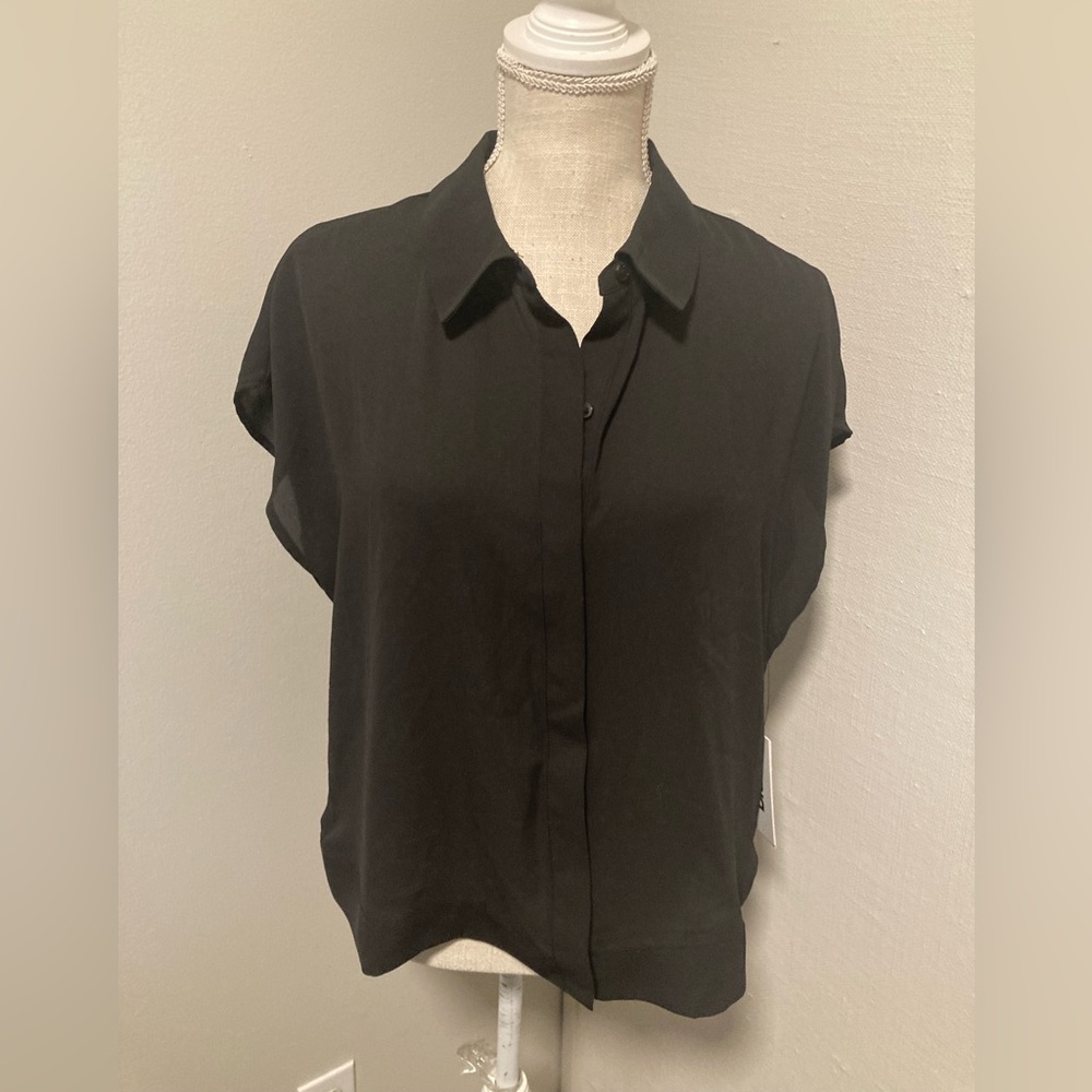 DKNY Black Short-Sleeve Collar Blouse - Picture 2 of 9